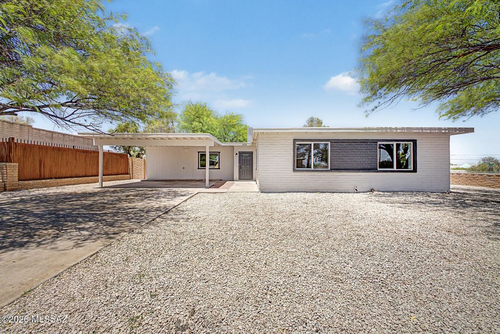 2902 W Vermont Street, Tucson, AZ 85746