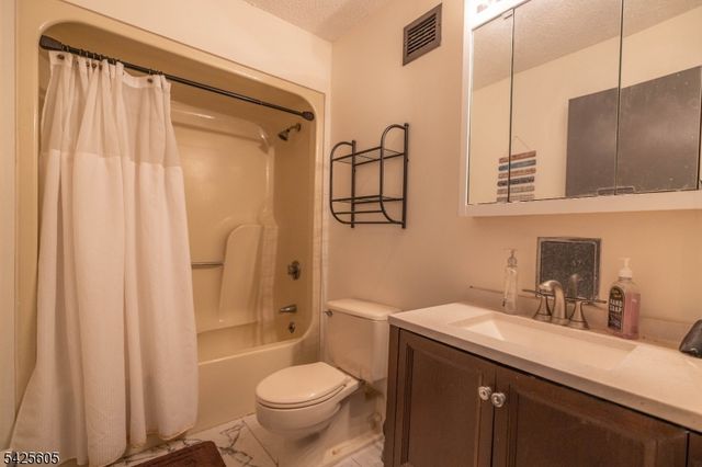 10 N Wood Ave 706, Linden City, NJ 07036