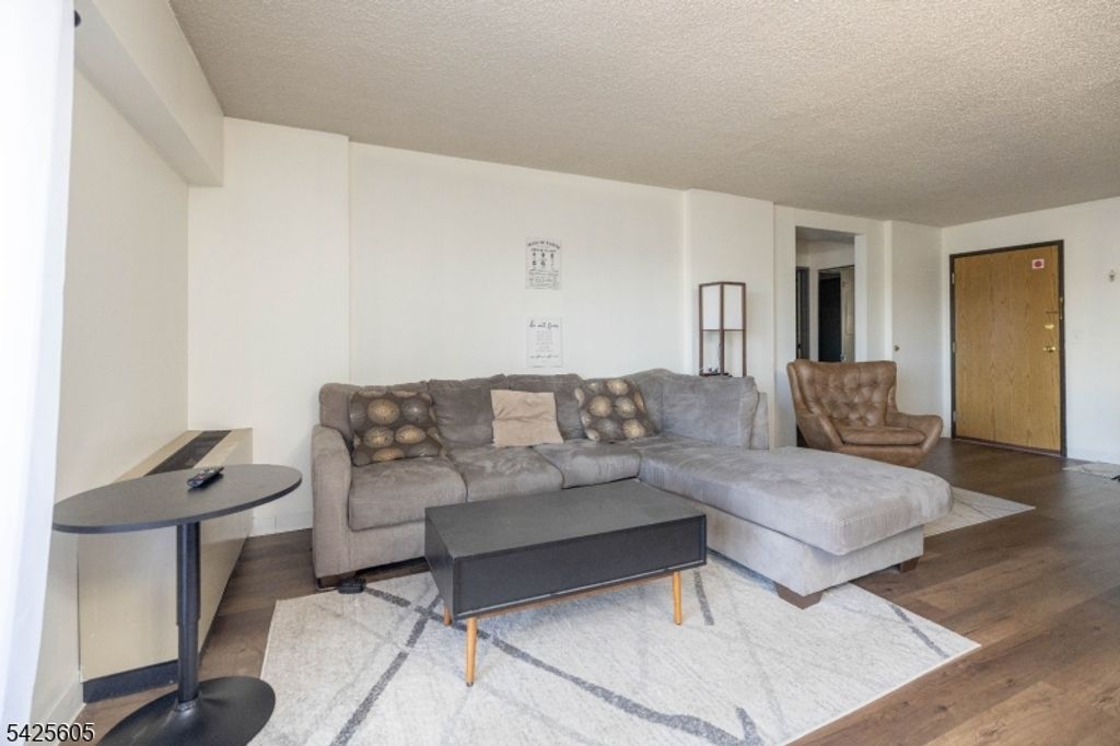10 N Wood Ave 706, Linden City, NJ 07036 — photo 3