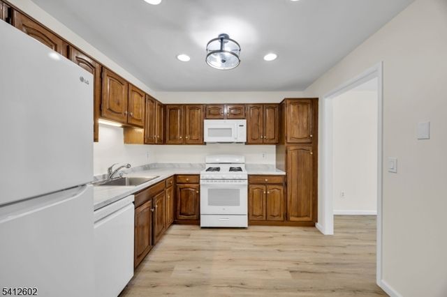 113 Heather Ct, Edison Twp., NJ 08820