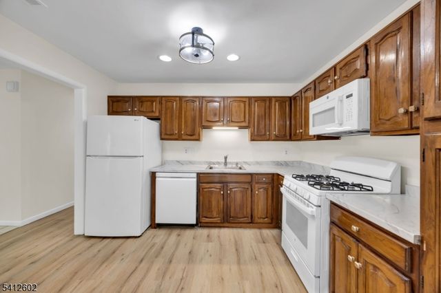 113 Heather Ct, Edison Twp., NJ 08820