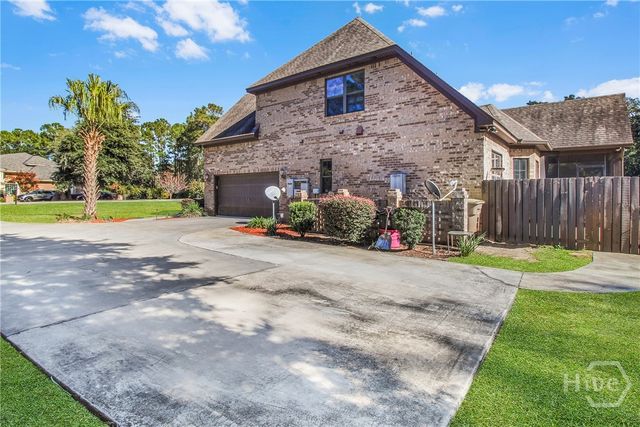 1095 Saint Catherine Circle, Richmond Hill, GA 31324