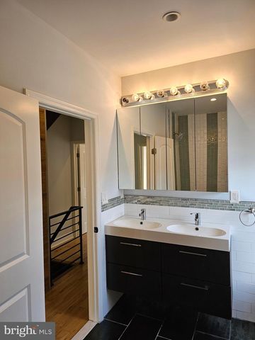 2100 CROSS ST, Philadelphia, PA 19146