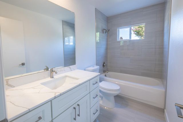 1056 Springoak Way, Stockton, CA 95209