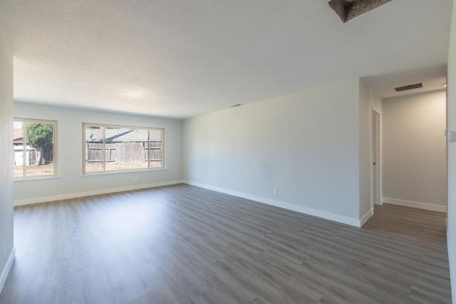 1056 Springoak Way, Stockton, CA 95209