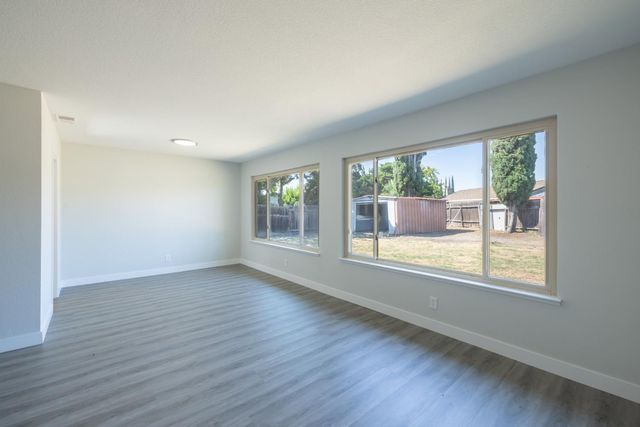 1056 Springoak Way, Stockton, CA 95209