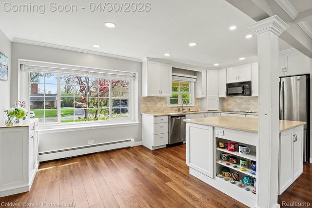 30184 Fiddlers Green, Farmington Hills, MI 48334