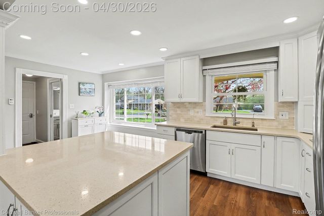 30184 Fiddlers Green, Farmington Hills, MI 48334