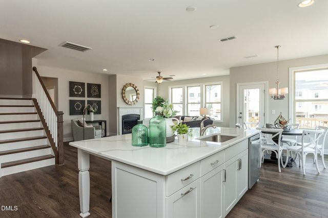 1047 Diamond Dove Lane, Apex, NC 27502