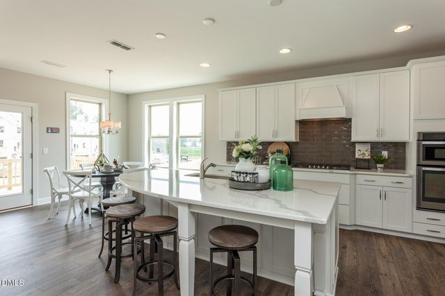 1047 Diamond Dove Lane, Apex, NC 27502
