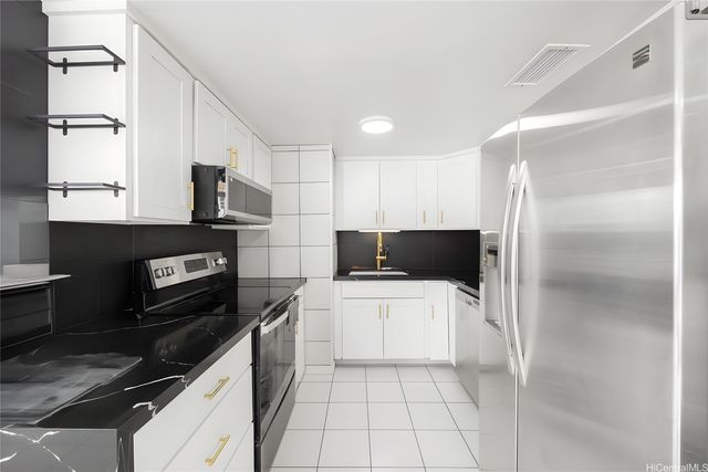 419 Atkinson Drive 1401, Honolulu, HI 96814