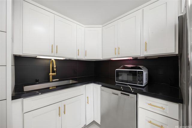 419 Atkinson Drive 1401, Honolulu, HI 96814