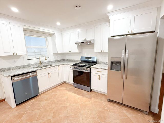 201 Edgewood Avenue 1, Yonkers, NY 10704