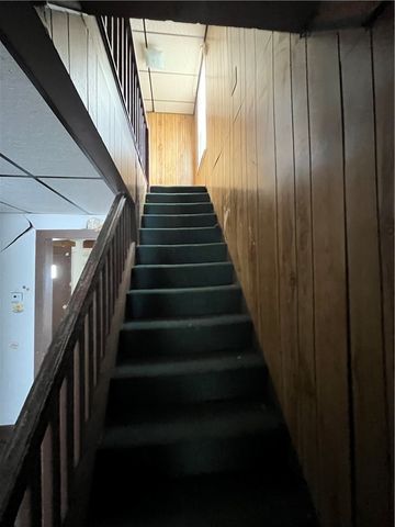 713 Monroe Street, New Castle, PA 16101