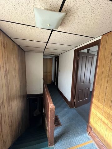 713 Monroe Street, New Castle, PA 16101