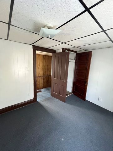 713 Monroe Street, New Castle, PA 16101