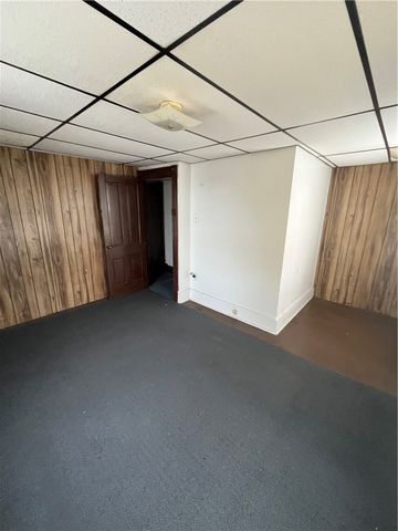 713 Monroe Street, New Castle, PA 16101