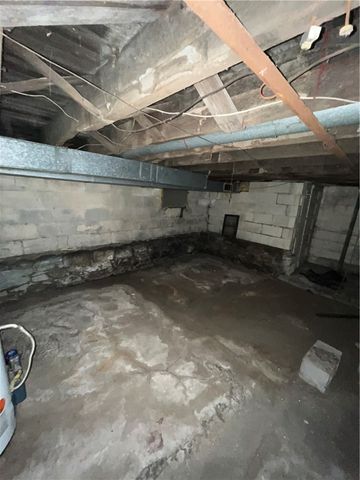 713 Monroe Street, New Castle, PA 16101