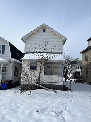 713 Monroe Street, New Castle, PA 16101