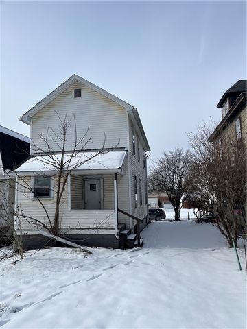 713 Monroe Street, New Castle, PA 16101