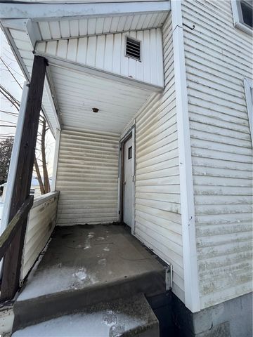 713 Monroe Street, New Castle, PA 16101