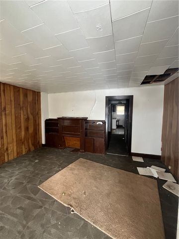 713 Monroe Street, New Castle, PA 16101