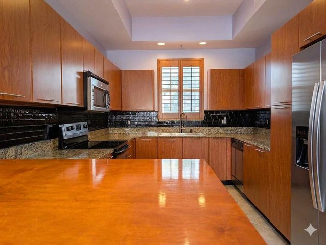 2332 Vintage Drive, Lighthouse Point, FL 33064