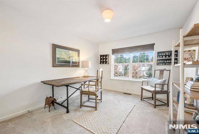 16 Pineview Drive, Waldwick, NJ 07463