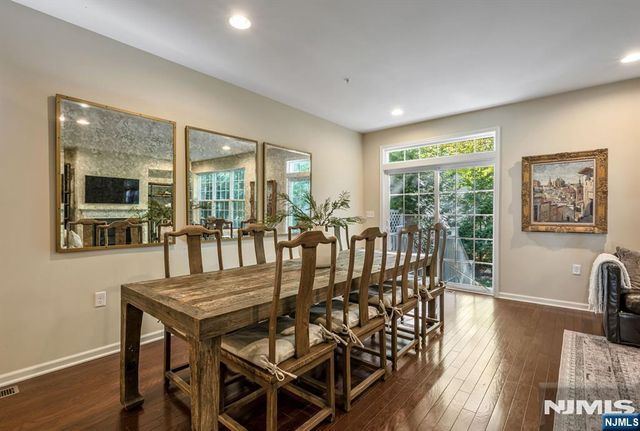 16 Pineview Drive, Waldwick, NJ 07463