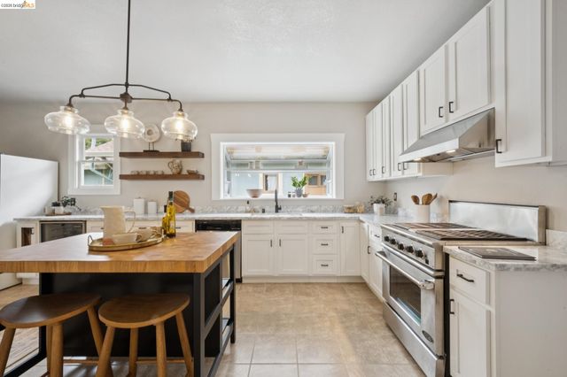 391 51St St, Oakland, CA 94609