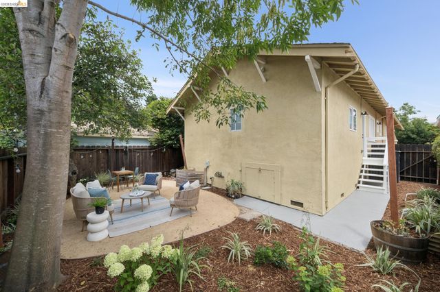 391 51St St, Oakland, CA 94609