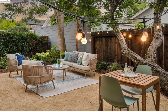 391 51St St, Oakland, CA 94609