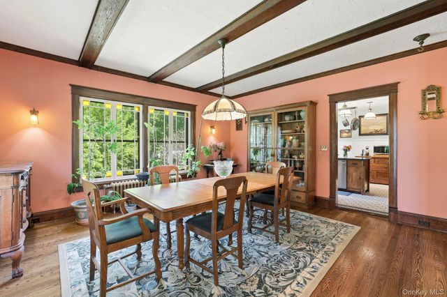 8 Elmer Galloway Road, Katonah, NY 10536