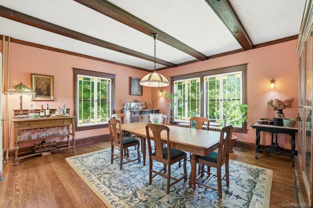 8 Elmer Galloway Road, Katonah, NY 10536