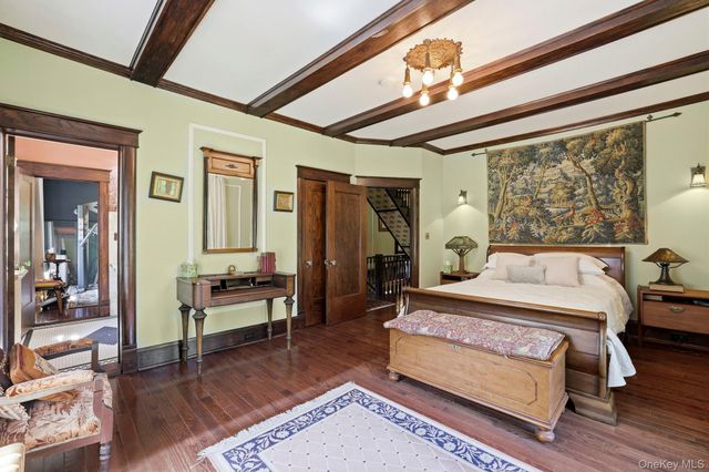 8 Elmer Galloway Road, Katonah, NY 10536