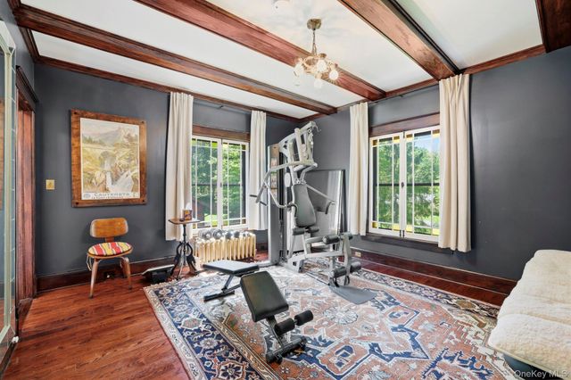 8 Elmer Galloway Road, Katonah, NY 10536