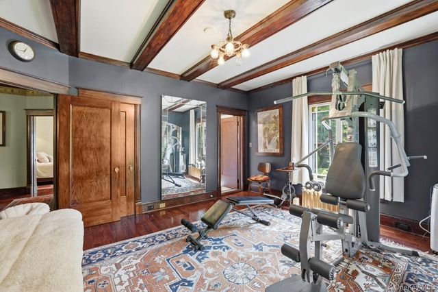 8 Elmer Galloway Road, Katonah, NY 10536