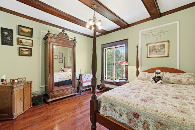 8 Elmer Galloway Road, Katonah, NY 10536