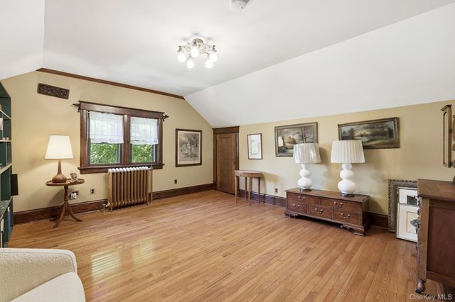 8 Elmer Galloway Road, Katonah, NY 10536