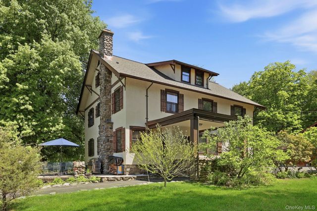 8 Elmer Galloway Road, Katonah, NY 10536