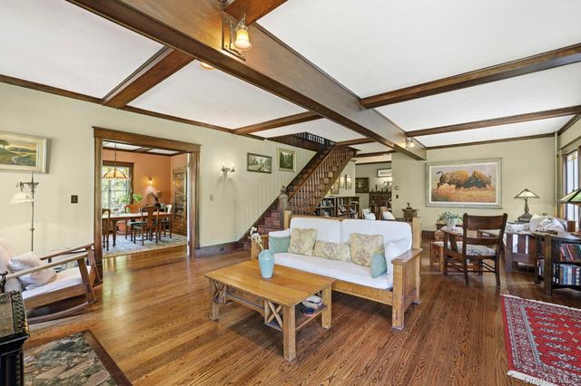 8 Elmer Galloway Road, Katonah, NY 10536