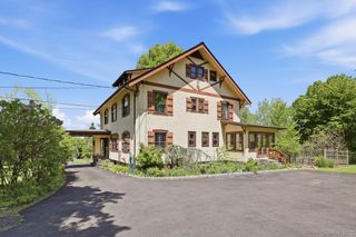 8 Elmer Galloway Road, Katonah, NY 10536
