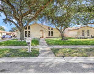 7405 Convair Dr, Corpus Christi, TX 78412