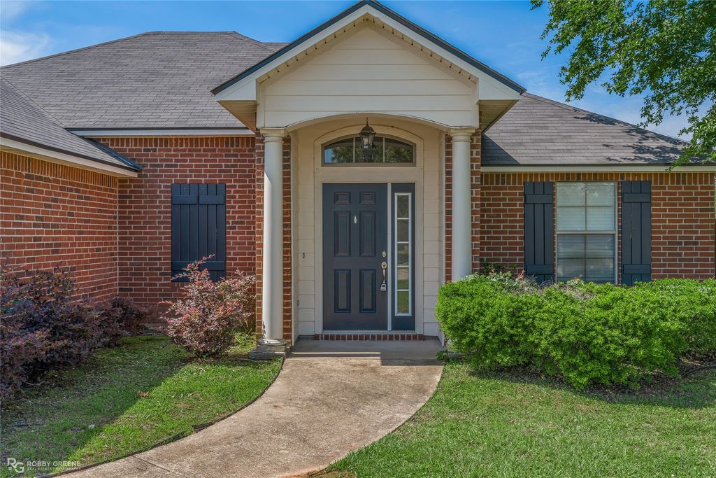 2110 Sweet Bay Circle, Bossier City, LA 71111