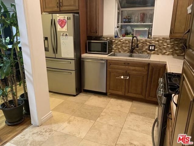 5037 Parkglen Avenue, Los Angeles, CA 90043