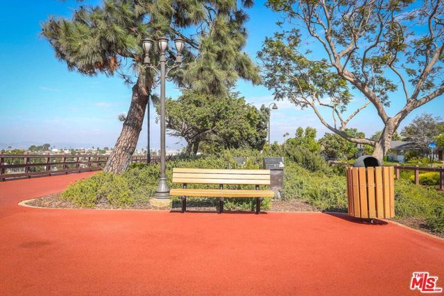 5037 Parkglen Avenue, Los Angeles, CA 90043