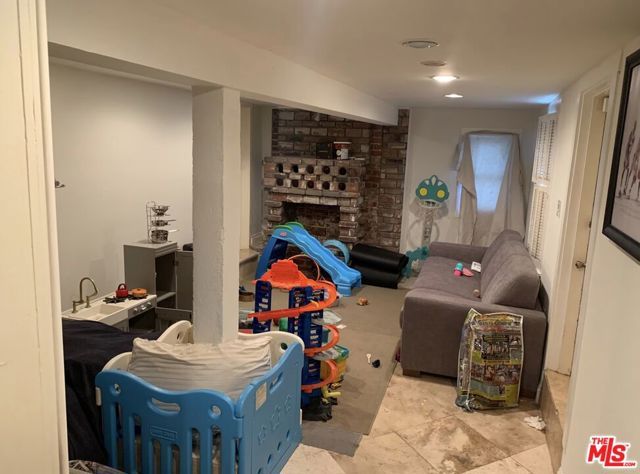 5037 Parkglen Avenue, Los Angeles, CA 90043