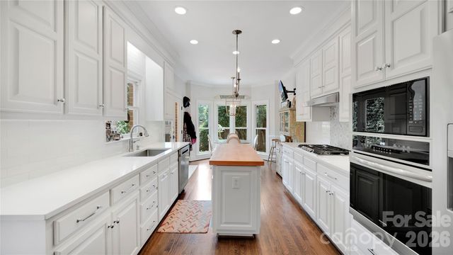 3524 Kylemore Court, Charlotte, NC 28210