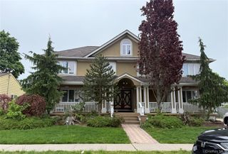 30 3rd Avenue, Westbury, NY 11590