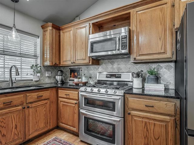 209 Olde Brook Court, Norman, OK 73072